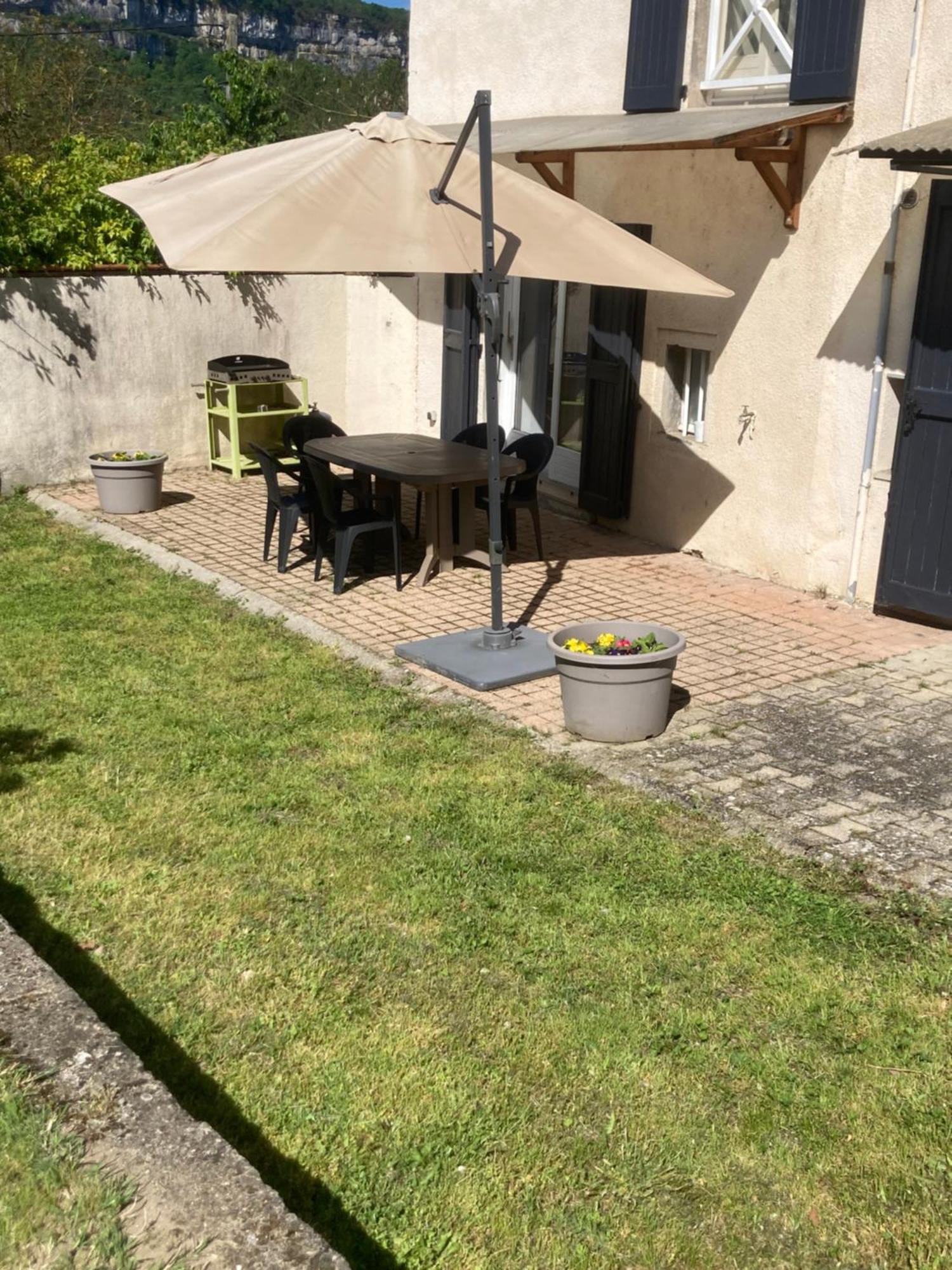 A Deux Pas Du Rhone Villa Sault-Brenaz Luaran gambar